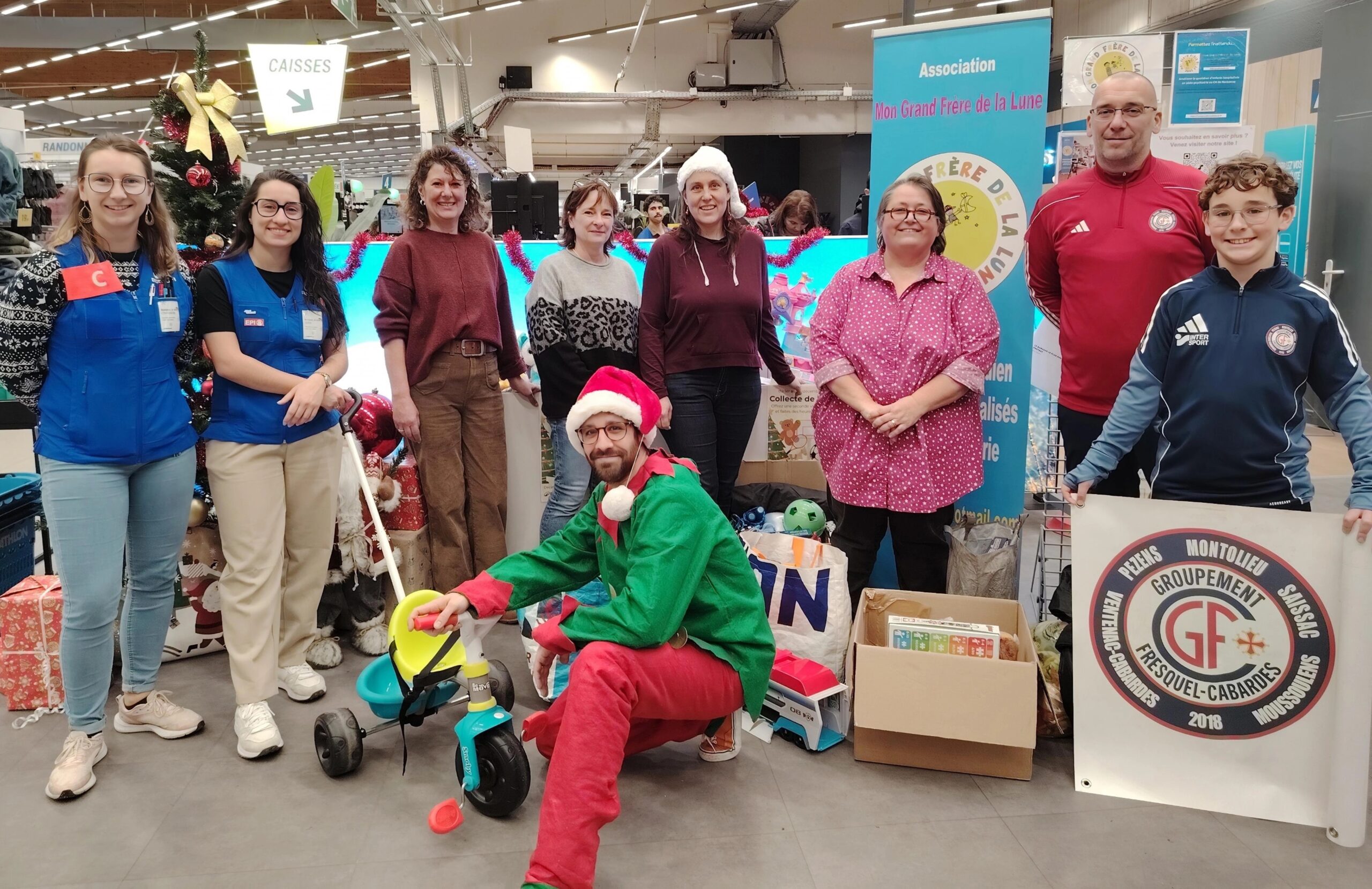 Paquets cadeaux et hotte du Père Noël
